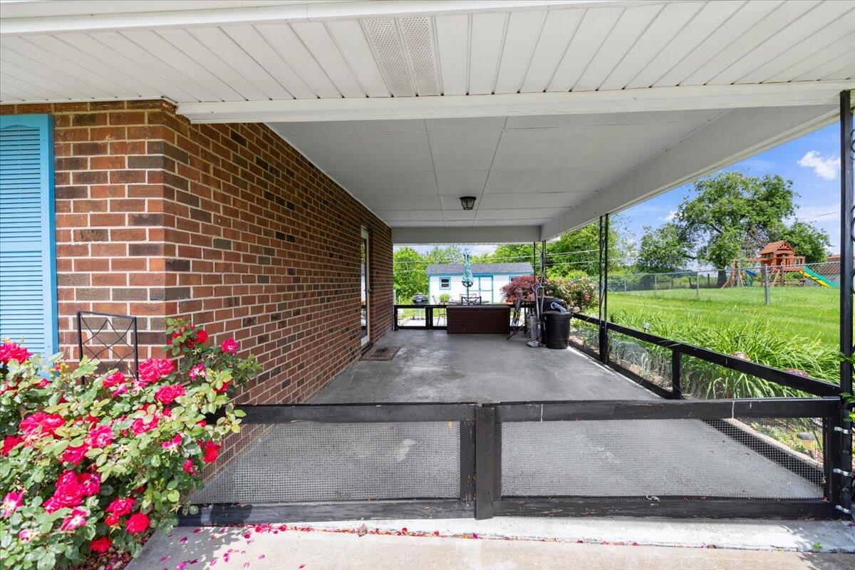5268 Ridgecrest Avenue Pulaski, VA 24301 - Photo 42 of 71 46-46