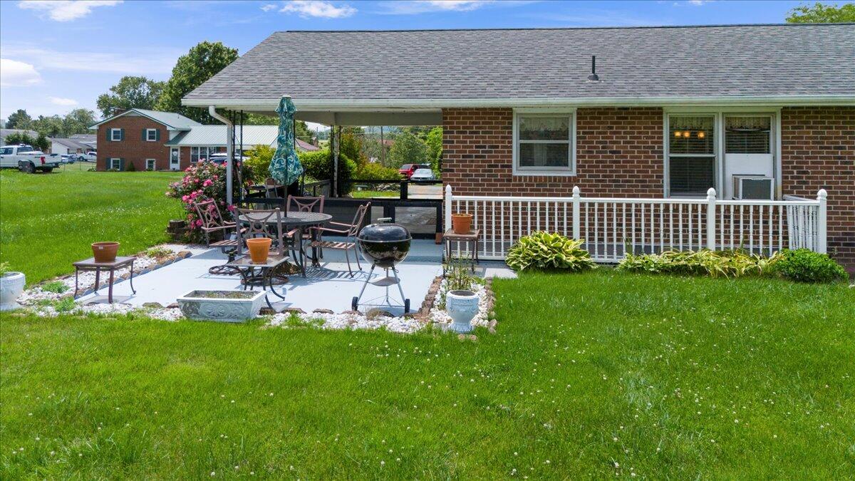 5268 Ridgecrest Avenue Pulaski, VA 24301 - Photo 48 of 71 52-52