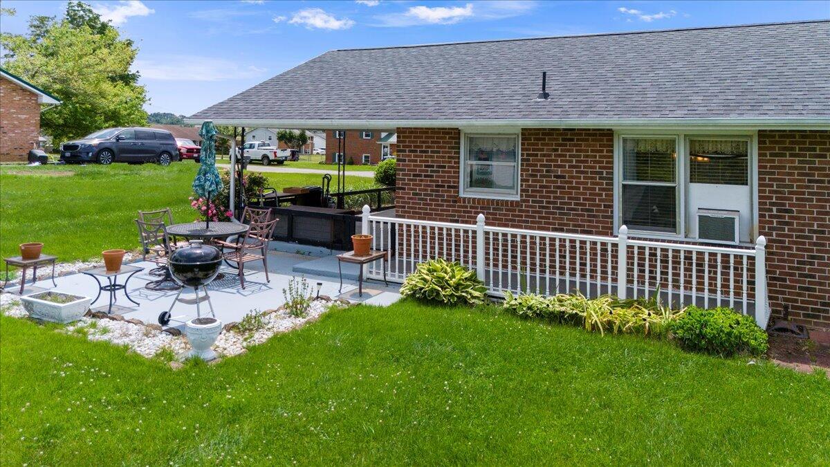 5268 Ridgecrest Avenue Pulaski, VA 24301 - Photo 50 of 71 54-54