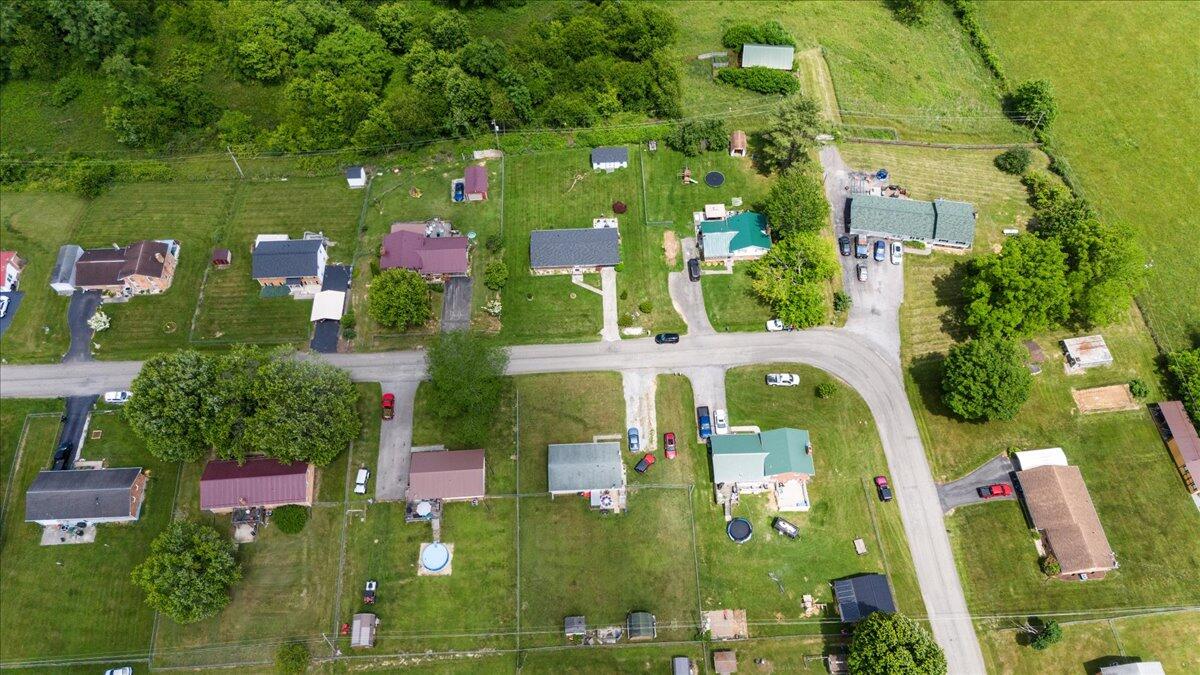 5268 Ridgecrest Avenue Pulaski, VA 24301 - Photo 57 of 71 61-61