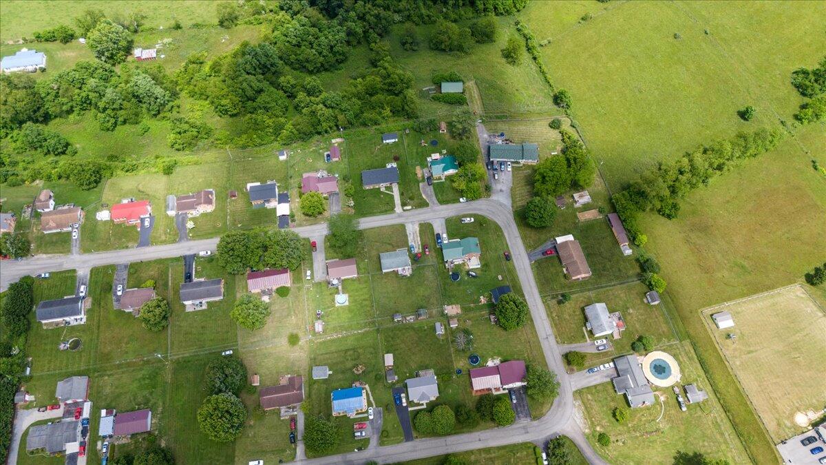 5268 Ridgecrest Avenue Pulaski, VA 24301 - Photo 58 of 71 62-62