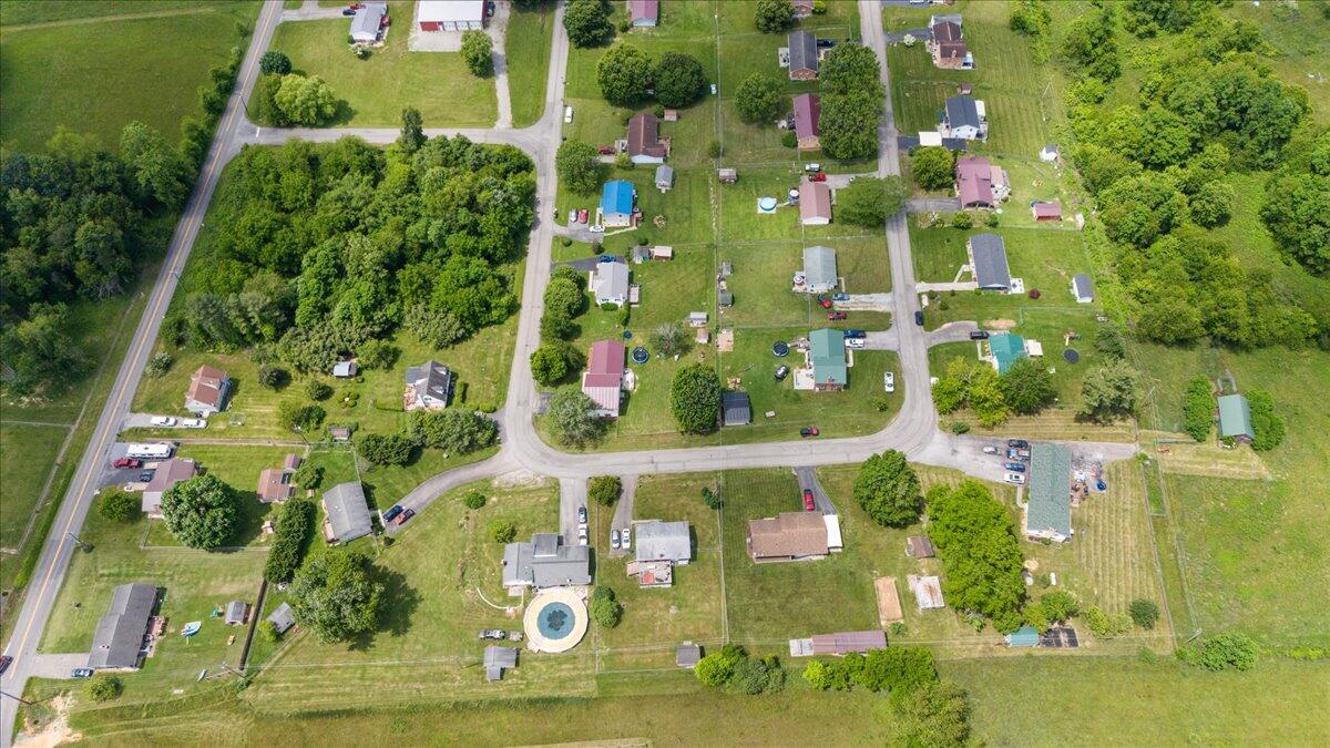 5268 Ridgecrest Avenue Pulaski, VA 24301 - Photo 61 of 71 65-65