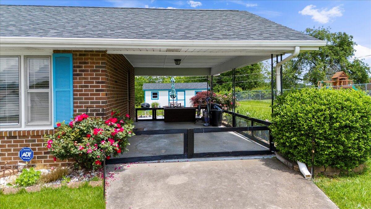 5268 Ridgecrest Avenue Pulaski, VA 24301 - Photo 8 of 71 12-12