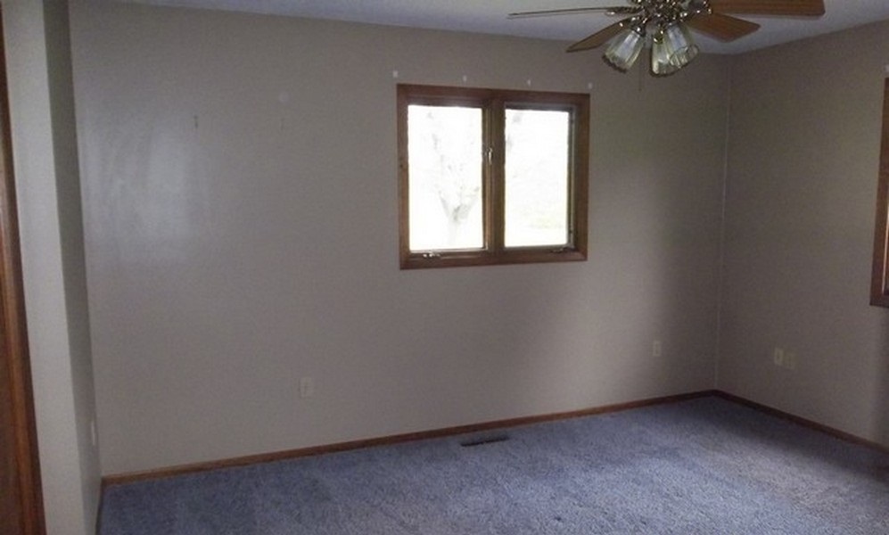 2404 South Nine Mile Road Kawkawlin, MI 48631 - Photo 10 of 21