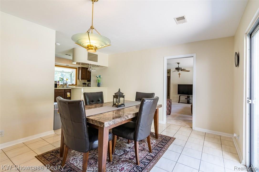 2584 Mcclintock Road Bloomfield Hills, MI 48302 - Photo 14 of 41 dinning room