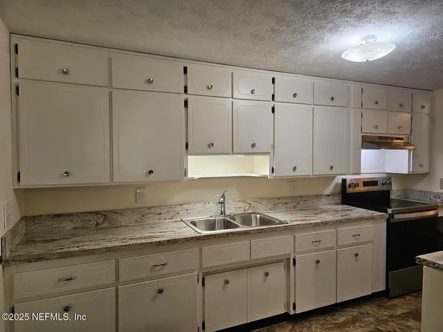 $1,600 | 2061 Harvard Street, Middleburg, FL 32068