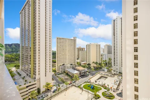 $680,000 | 201 ʻŌhua Avenue, Unit 1706, Honolulu, HI 96815