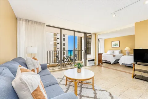 $680,000 | 201 ʻŌhua Avenue, Unit 1706, Honolulu, HI 96815