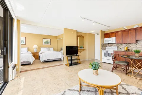 $680,000 | 201 ʻŌhua Avenue, Unit 1706, Honolulu, HI 96815