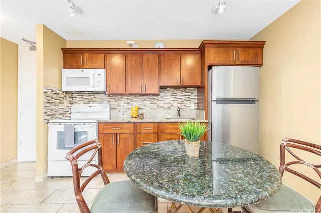 $695,000 | 201 ʻŌhua Avenue, Unit 1706, Honolulu, HI 96815