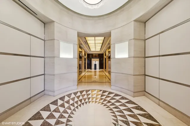 $5,000 | 401 North Wabash Avenue, Unit 37D, Chicago, IL 60611