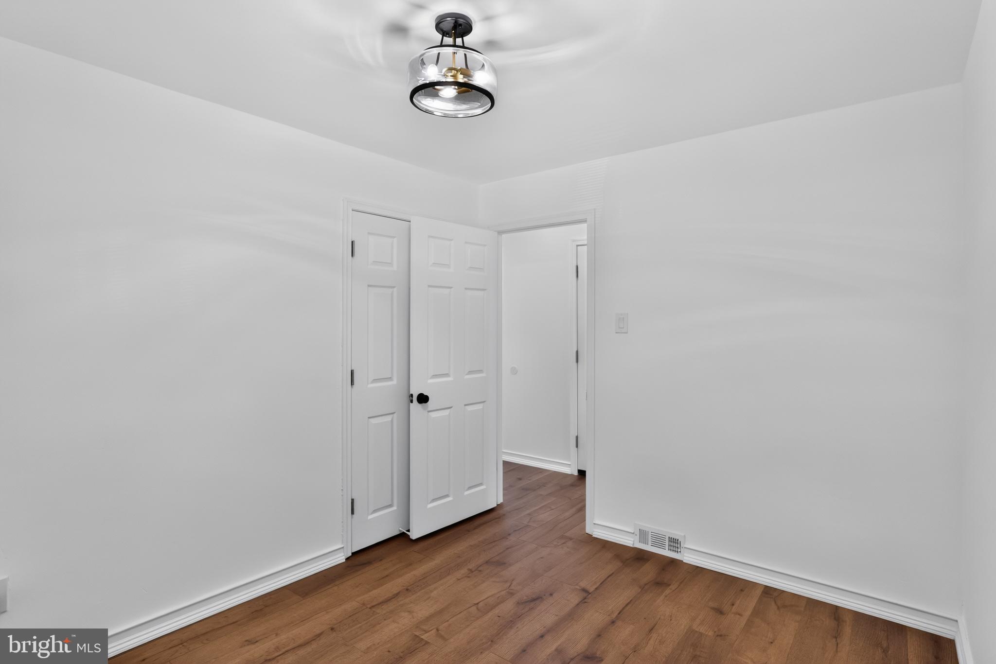 601 Colebrook Road Philadelphia, PA 19115 - Photo 14 of 15