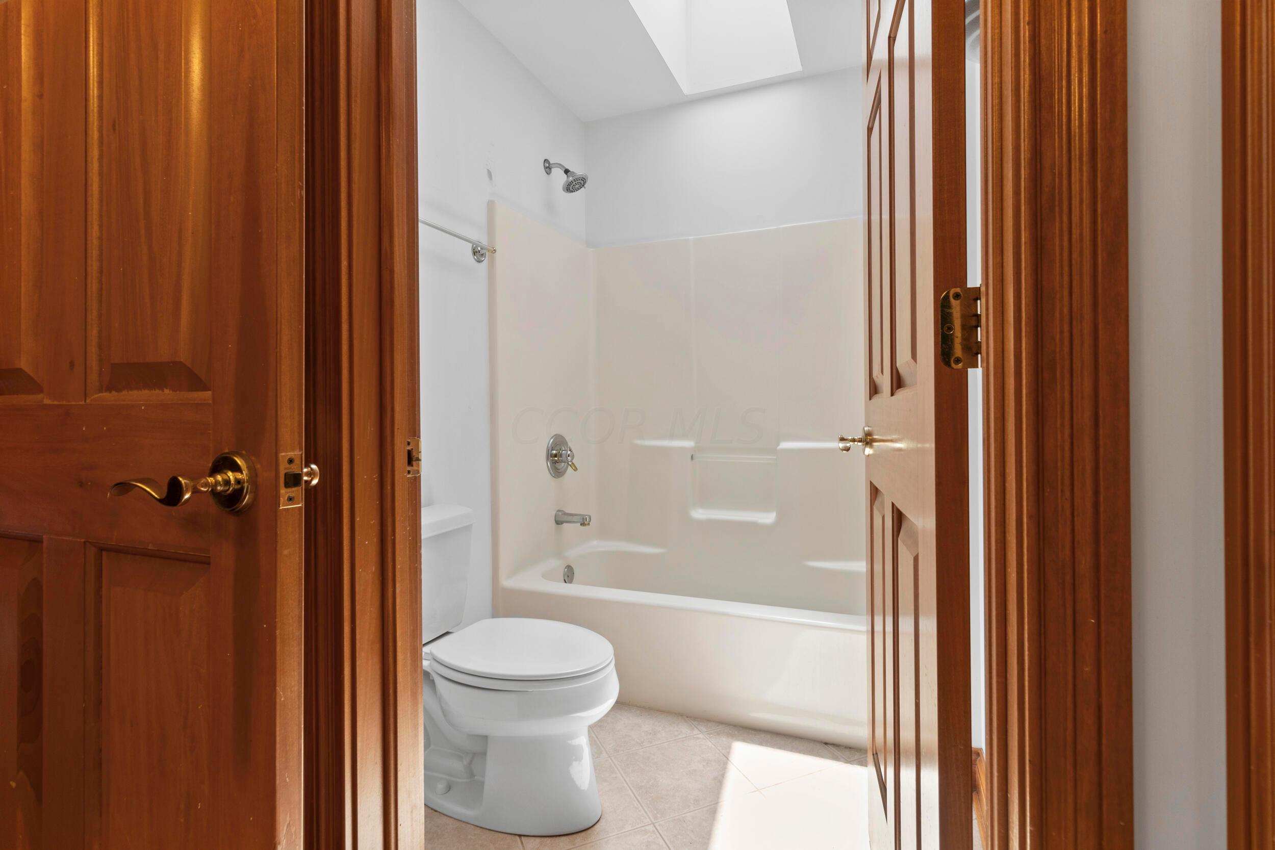 7722 Plumb Road Galena, OH 43021 - Photo 49 of 90 Jack and Jill Bath Between Bedrooms 3 & 4