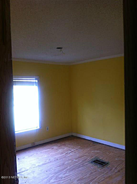 9275 Fish Road Jacksonville, FL 32220 - Photo 8 of 15 Bedroom 1