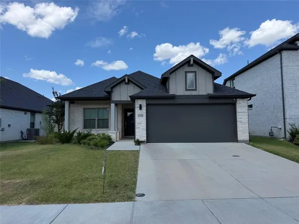 $2,400 | 6416 Hidden Flower Way, Fort Worth, TX 76123