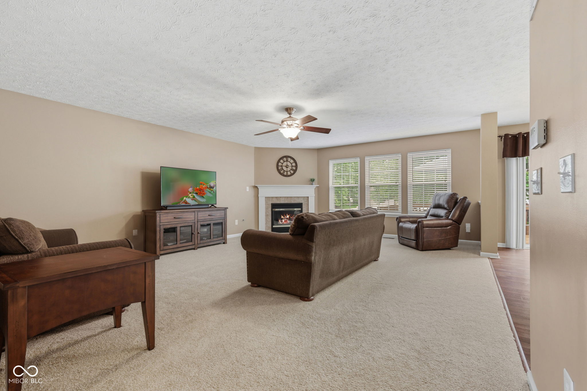 11809 Holbrook Close Fishers, IN 46037 - Photo 3 of 50