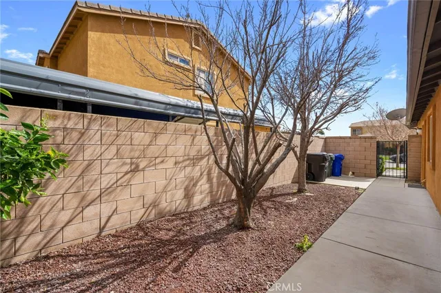 a house view with a outdoor space