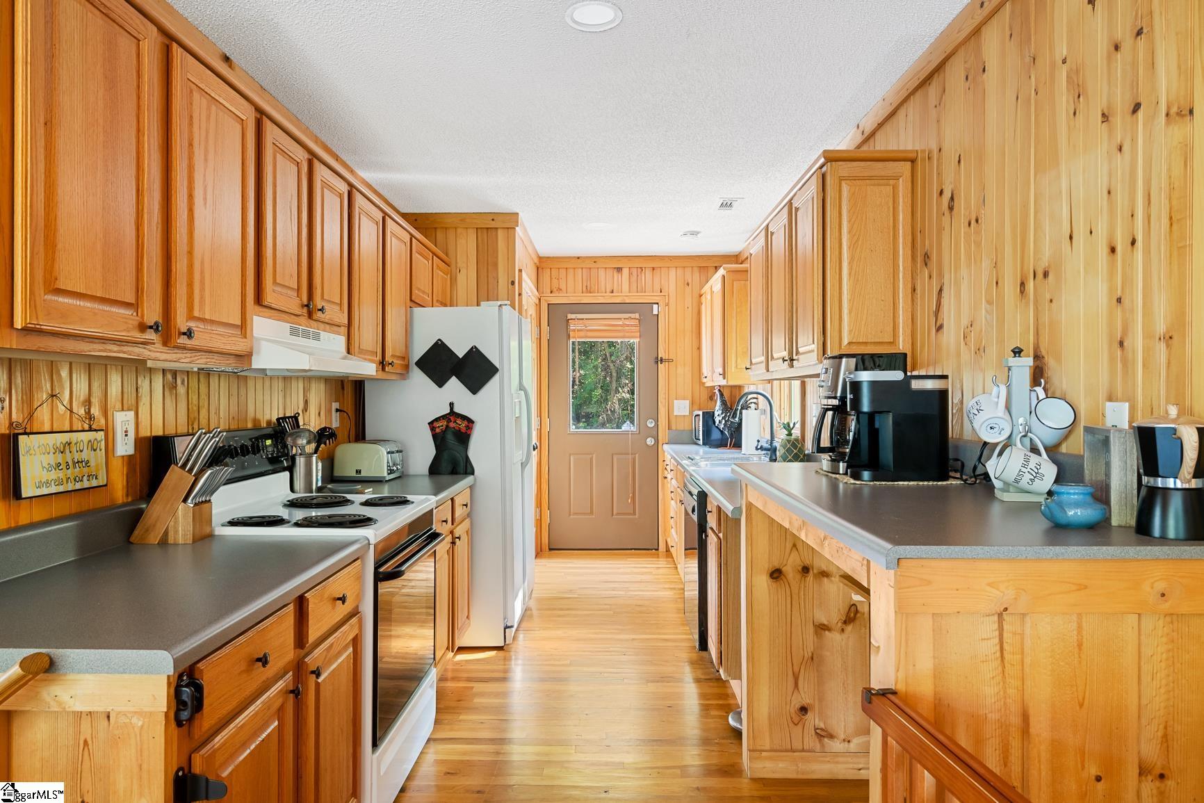 515 Inlet Drive Seneca, SC 29672 - Photo 13 of 32 Gallery Image 13