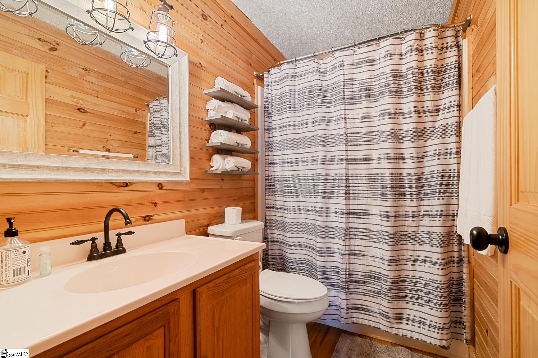 515 Inlet Drive Seneca, SC 29672 - Photo 19 of 32 Gallery Image 19