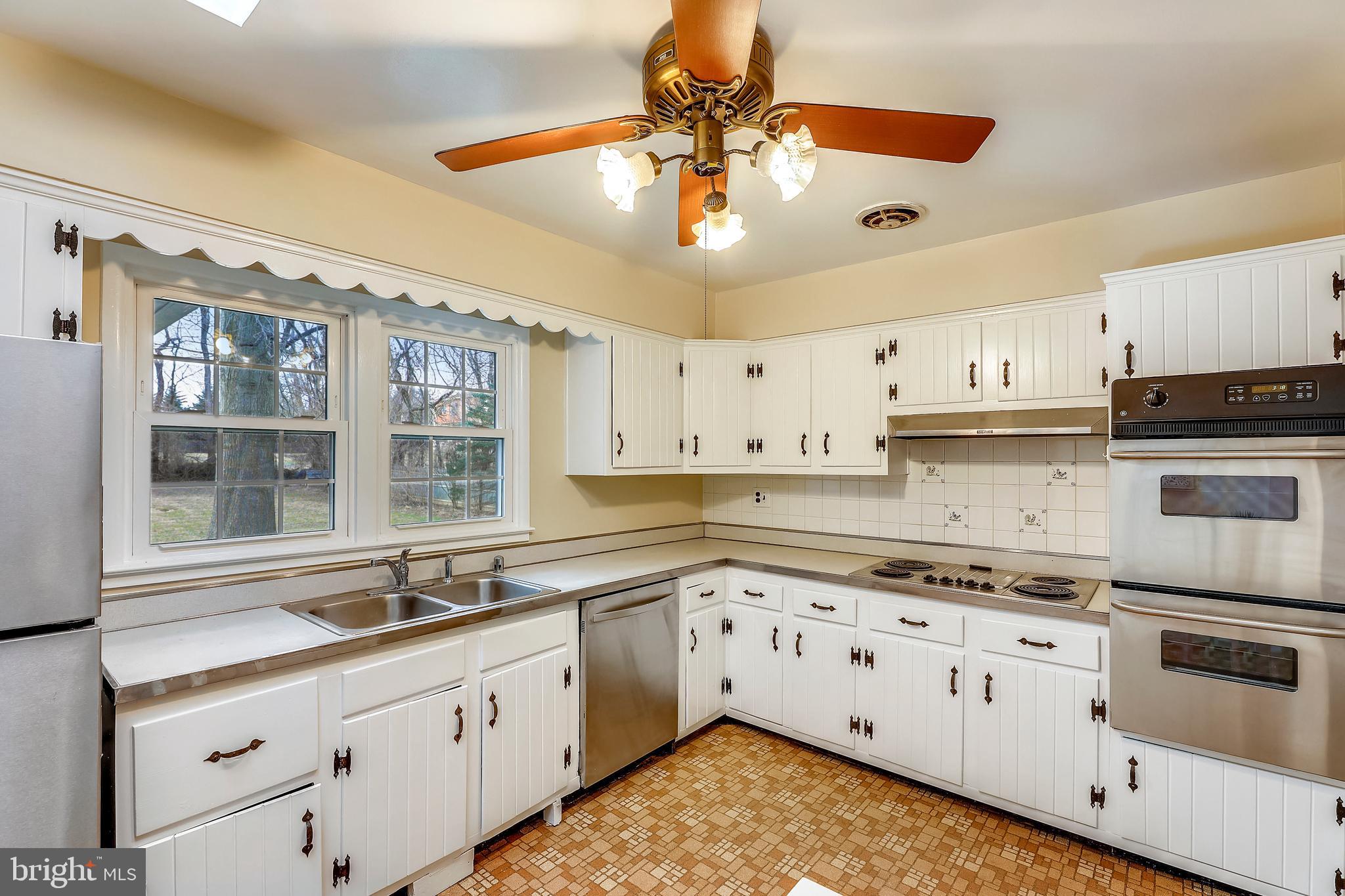 15002 Lear Lane Silver Spring, MD 20905 - Photo 15 of 48 Gallery Image 15