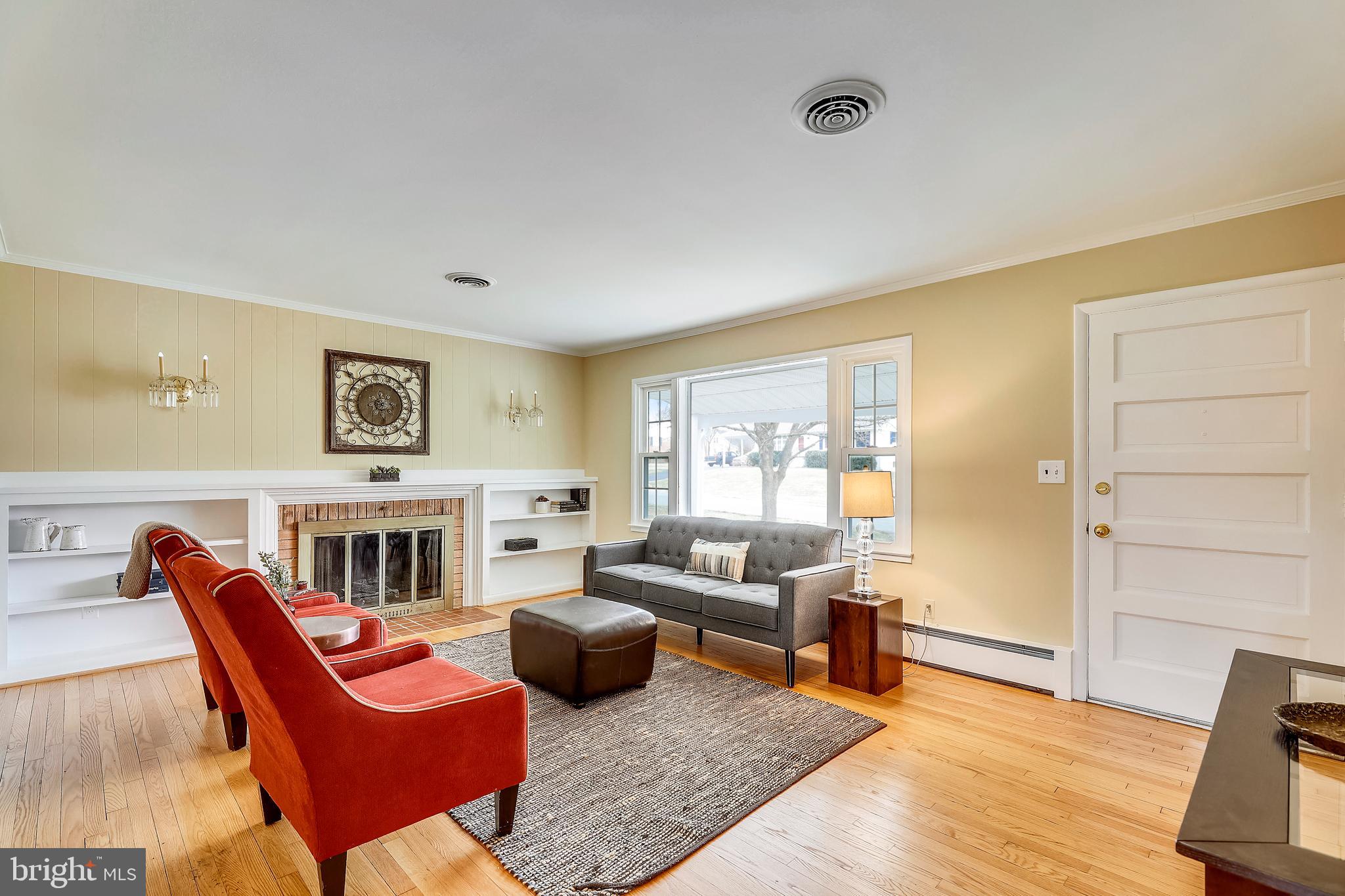 15002 Lear Lane Silver Spring, MD 20905 - Photo 3 of 48 Gallery Image 3
