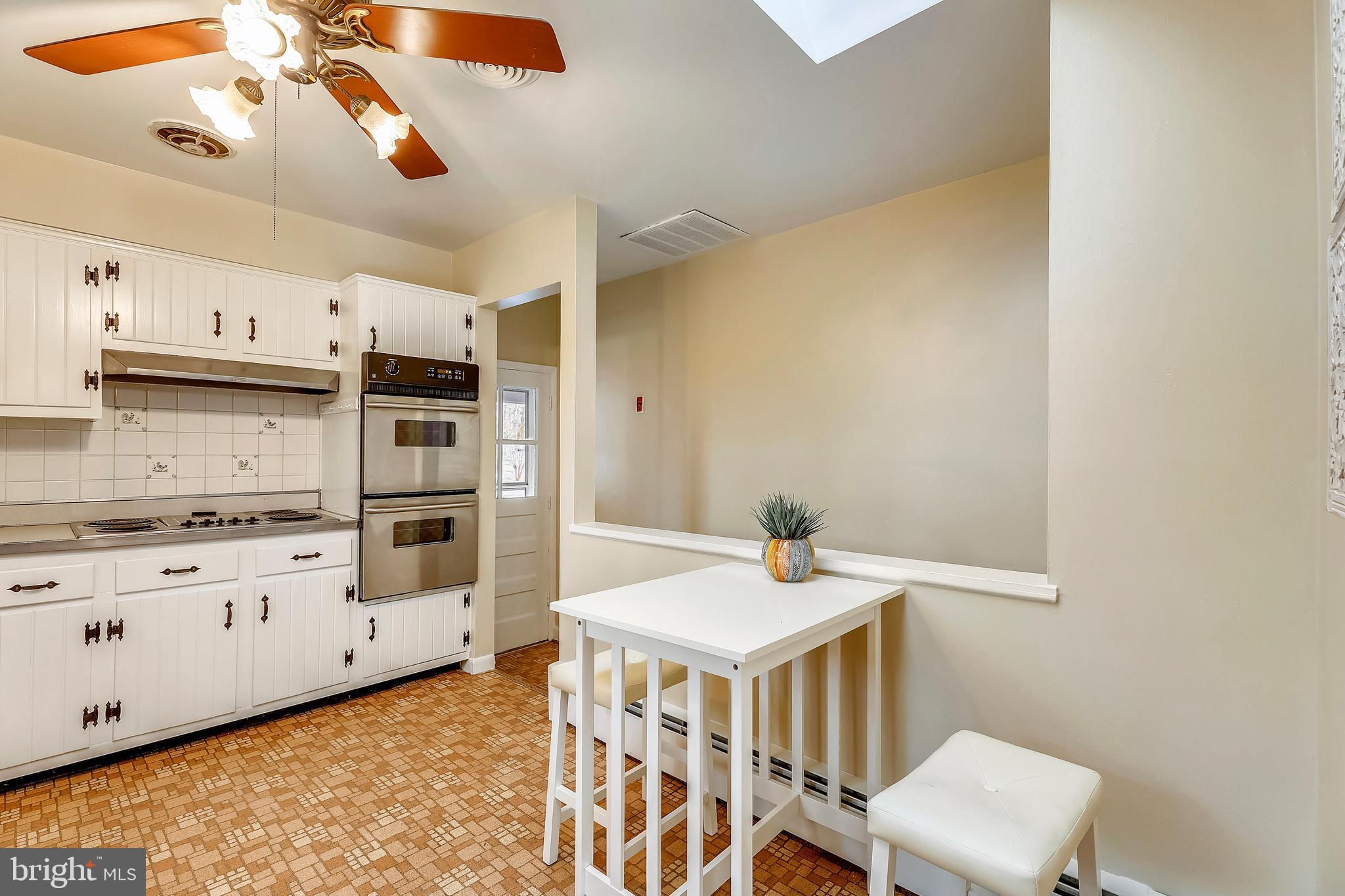 15002 Lear Lane Silver Spring, MD 20905 - Photo 5 of 48 Gallery Image 5