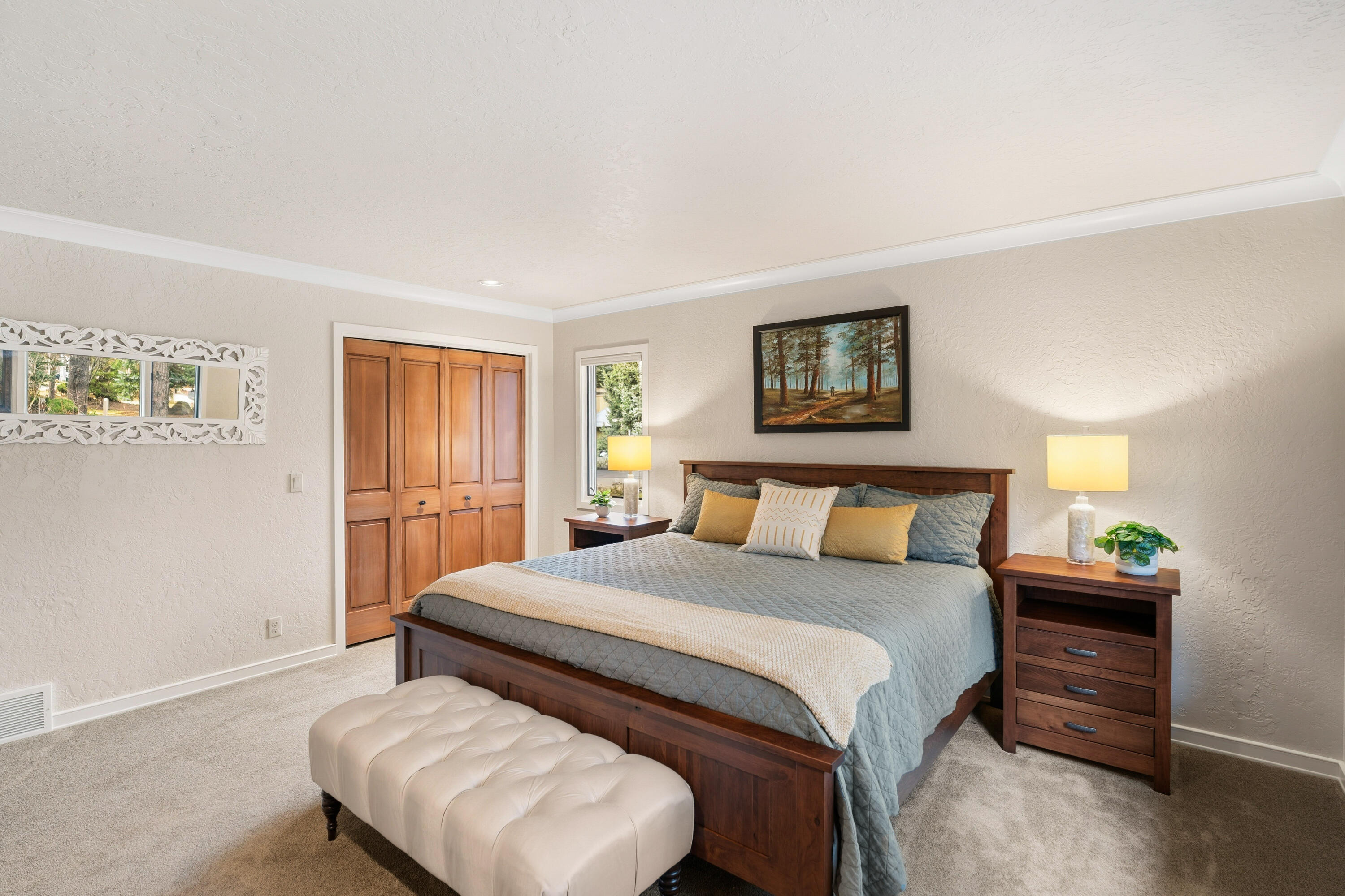 17995 North Course Lane, Unit 8 Sunriver, OR 97707 - Photo 30 of 44 third bedroom
