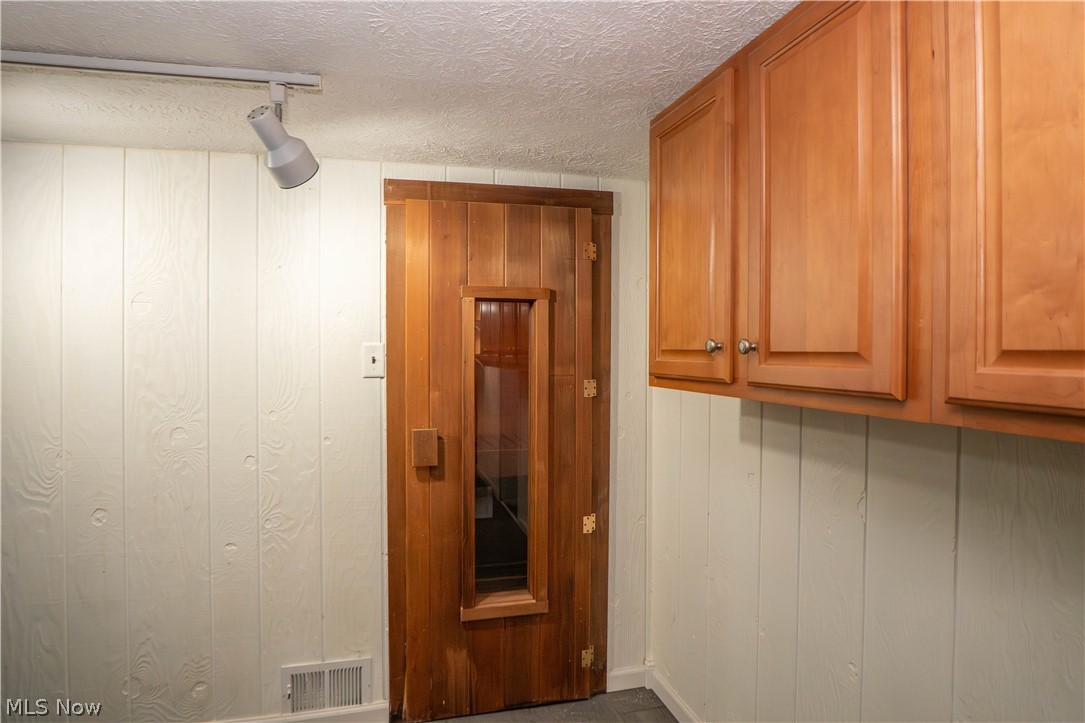 160 Everhard Road Southwest North Canton, OH 44709 - Photo 28 of 40 Gallery Image 28