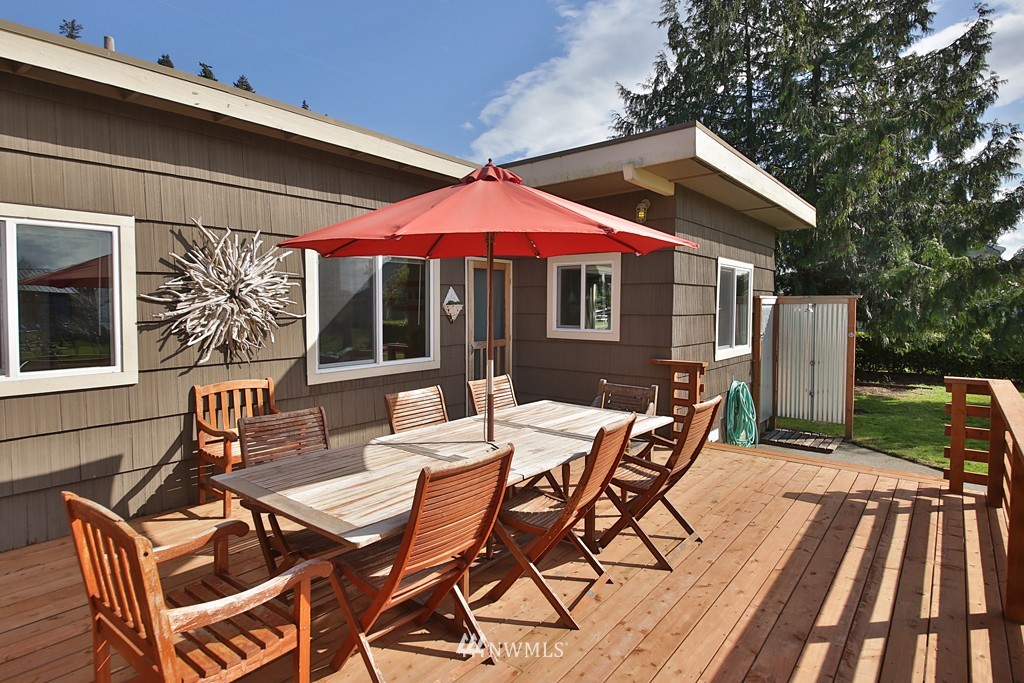 7538 Maxwelton Road Clinton, WA 98236 - Photo 1 of 25 Gallery Image 1