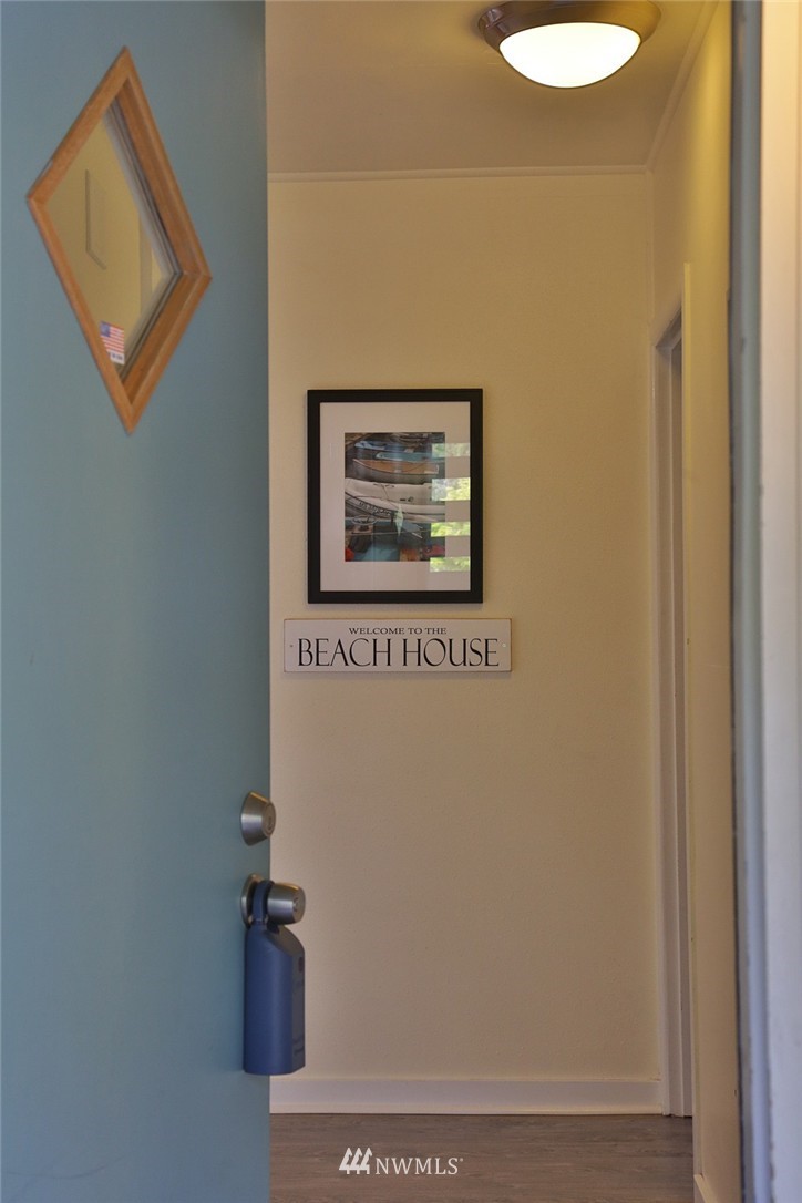 7538 Maxwelton Road Clinton, WA 98236 - Photo 2 of 25 Gallery Image 2