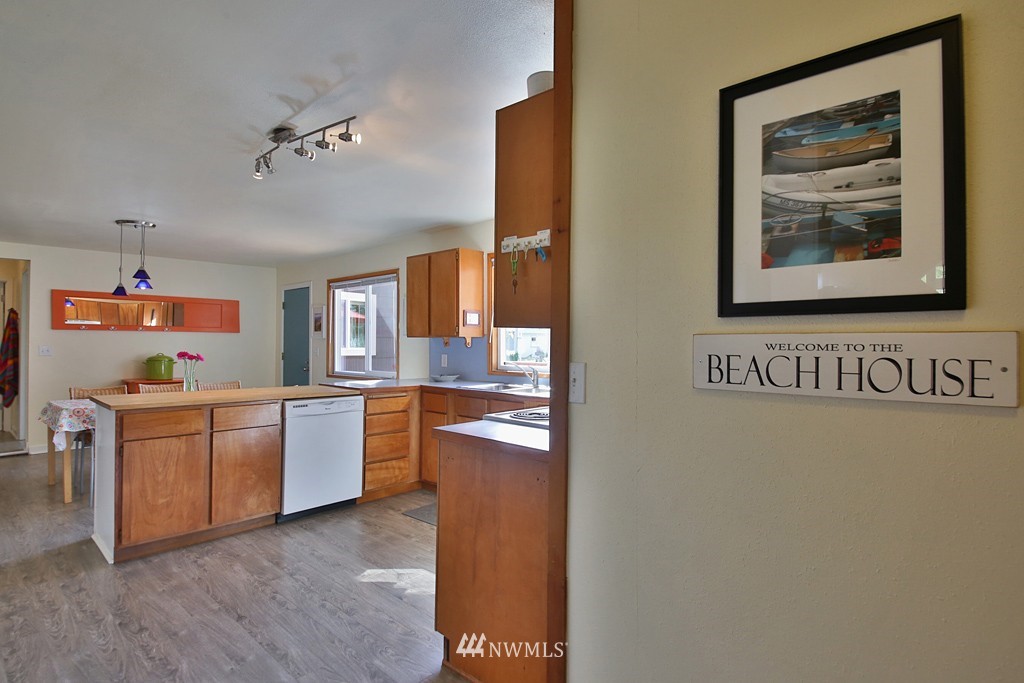 7538 Maxwelton Road Clinton, WA 98236 - Photo 3 of 25 Gallery Image 3