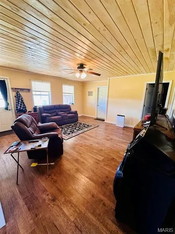 $219,900 | 7922 Old Alton Road, Winona, MO 65588