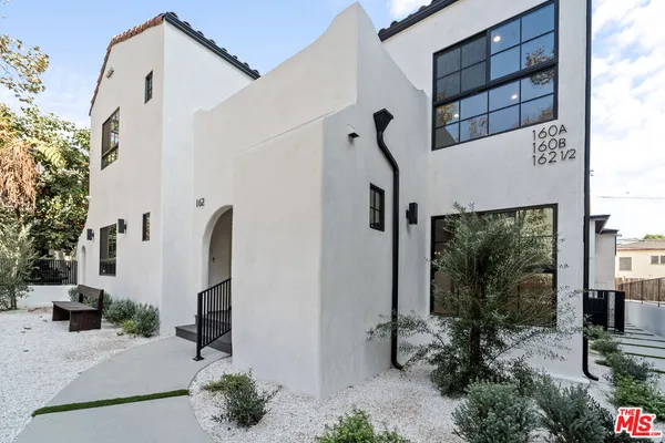 $3,500 | 162 1/2 North Almont Drive, Beverly Hills, CA 90211
