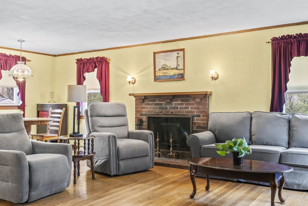 105 Ann Vinal Road Scituate, MA 02066 - Photo 9 of 26