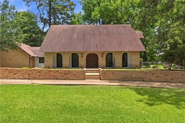 $322,000 | 216 Azalea Avenue, Pineville, LA 71360