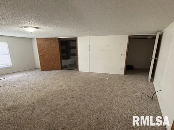$21,900 | 3430 North Peoria Road, Unit 16, Springfield, IL 62702