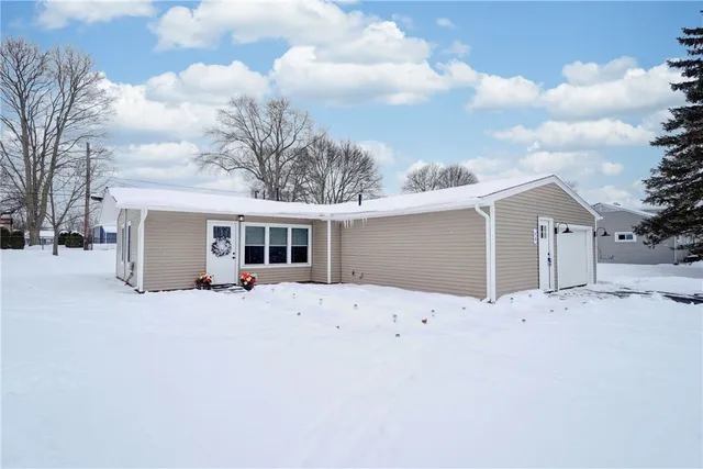 $199,900 | 48 Coronet Road, Henrietta, NY 14623