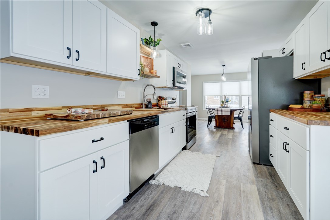 48 Coronet Road Henrietta, NY 14623 - Photo 9 of 28