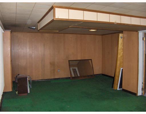 3612 Wayne Road Munhall, PA 15120 - Photo 14 of 18 Den/Family/Great Room. 24 x16 family room.