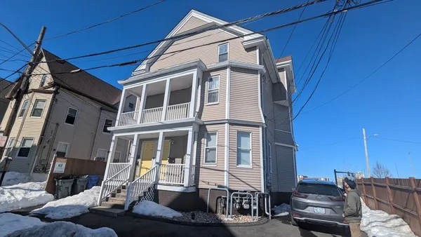 $1,999,999 | 15-17 Emmett Beacon And Point, Providence, RI 02903