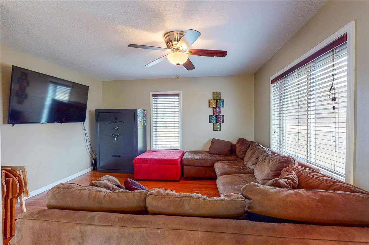 5357 Wilson Road Columbiaville, MI 48421 - Photo 4 of 37 50070129-3.JPG
