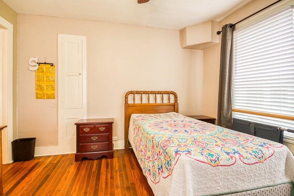 322 Fetick Avenue Taft, TX 78390 - Photo 17 of 34 a bedroom with a bed and a window