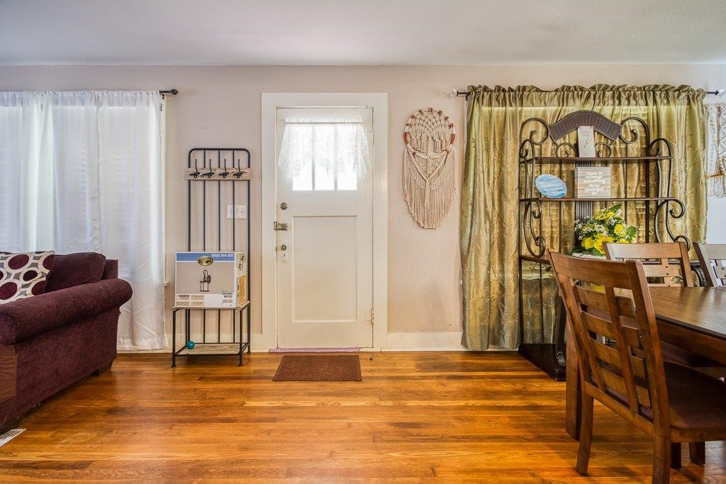 322 Fetick Avenue Taft, TX 78390 - Photo 6 of 34 a view of an entryway with livingroom