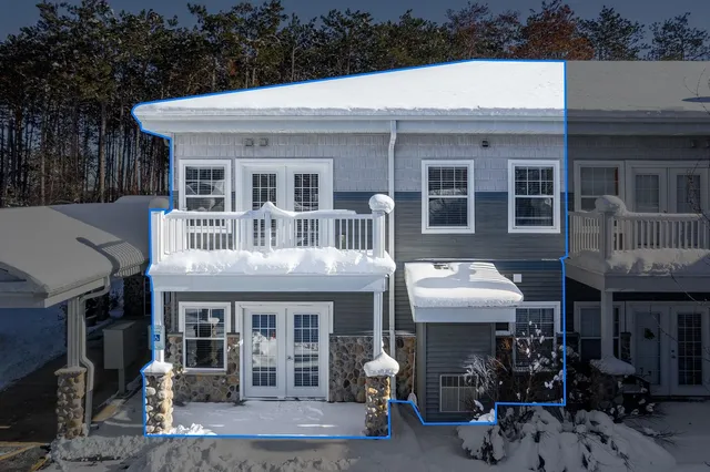 $235,000 | 114 Pilgrim Drive, Unit 9, Wisconsin Dells, WI 53965