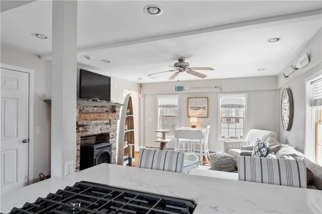 $2,000 | 22 Stockholm Street, Unit 4, Newport, RI 02840