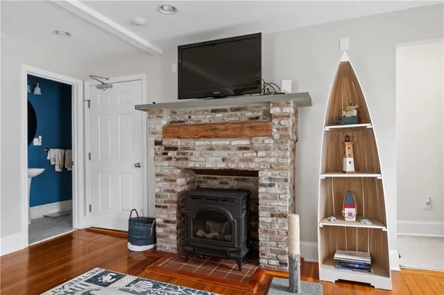 $2,000 | 22 Stockholm Street, Unit 4, Newport, RI 02840