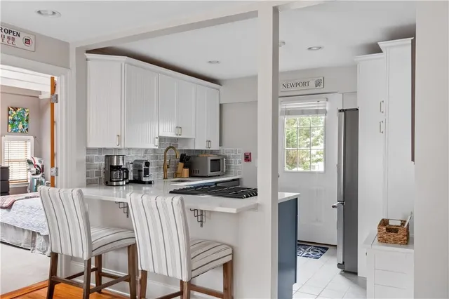 $2,000 | 22 Stockholm Street, Unit 4, Newport, RI 02840