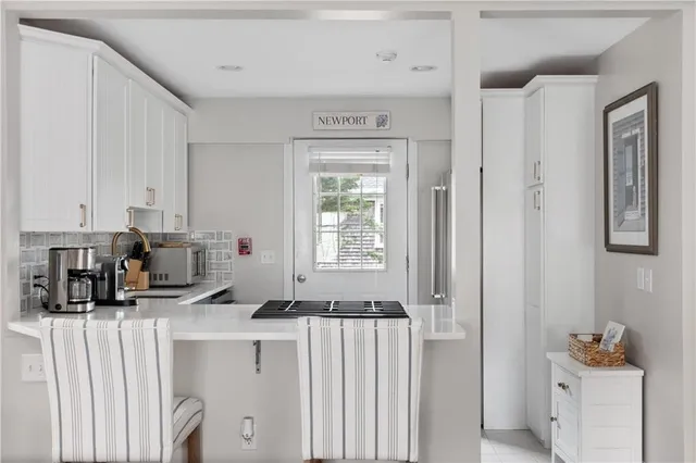 $2,000 | 22 Stockholm Street, Unit 4, Newport, RI 02840