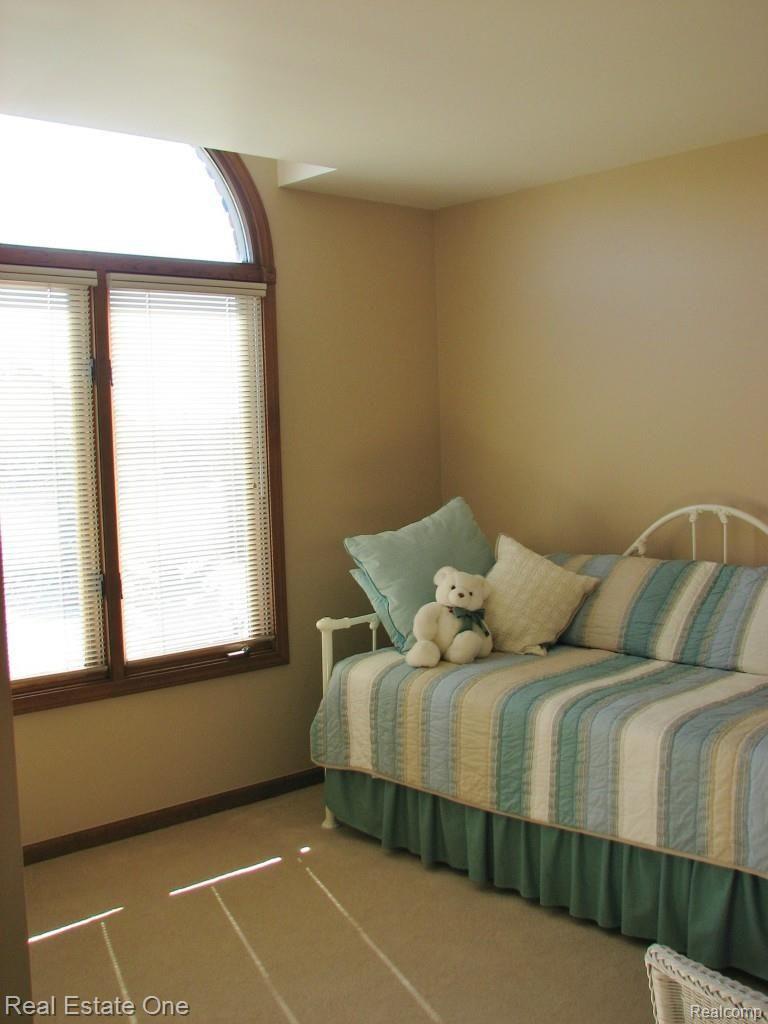 4240 Ridge Side Drive Rochester, MI 48306 - Photo 16 of 23 16 Bedroom Two.jpg