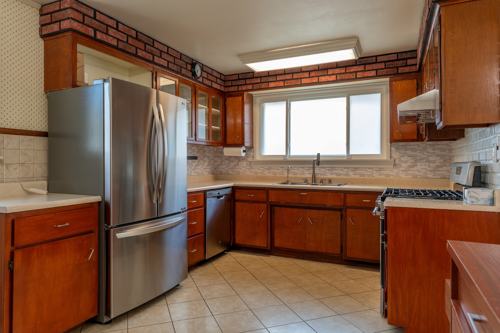 425 South Clarendon Avenue Addison, IL 60101 - Photo 7 of 31